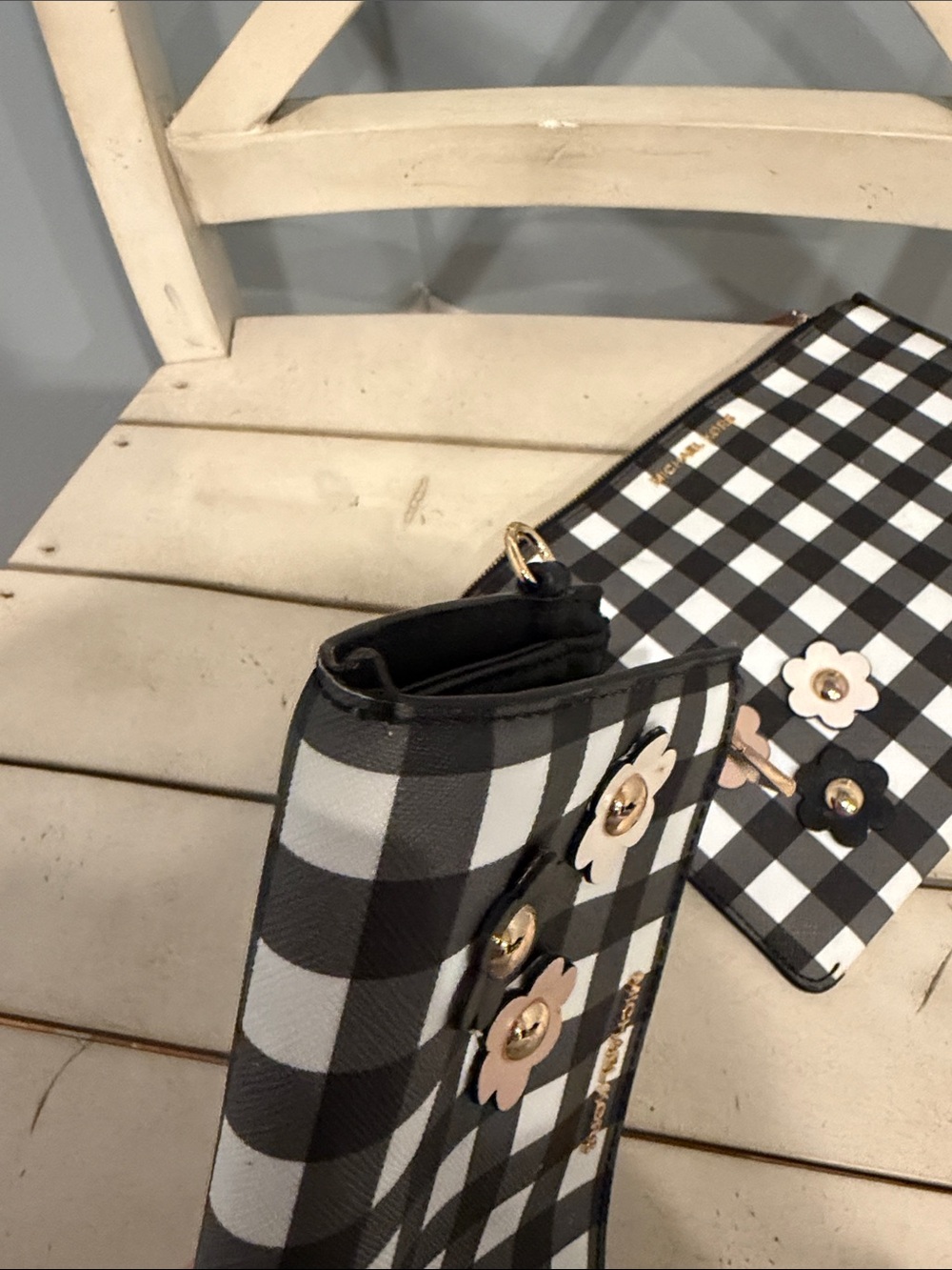 MICHAEL KORS Black & White Gingham Tote with Floral Charm, wallet and pouch set - Picture 11 of 13